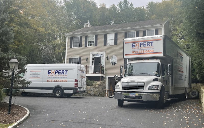 Expert Movers & Storage Inc
