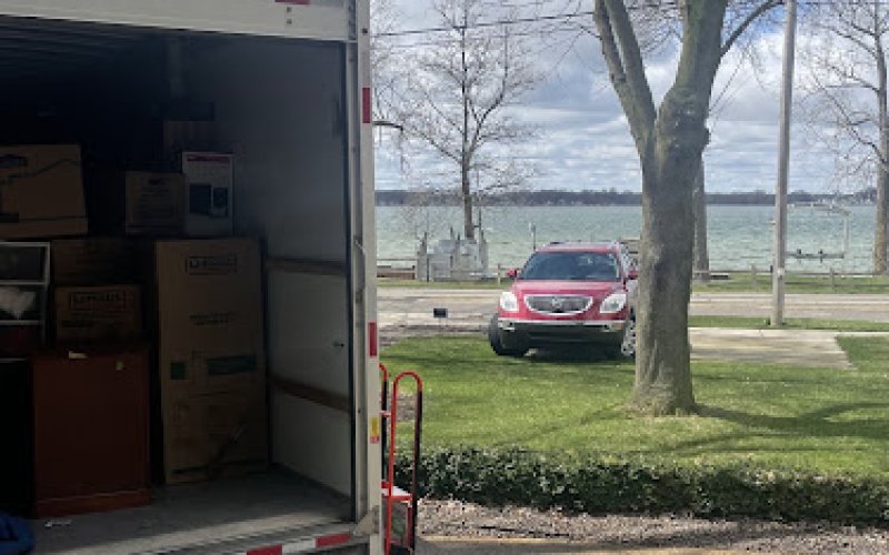 James and Shuan Moving Company LLC