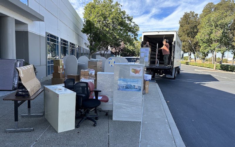 E - House Moving