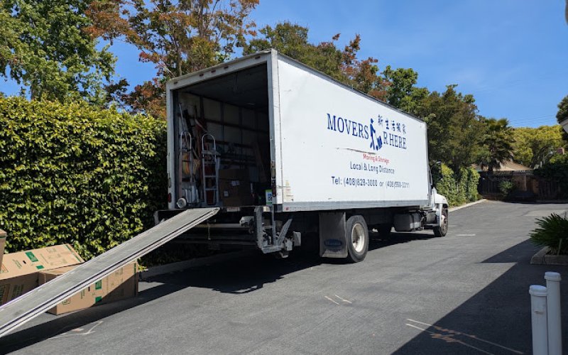 Movers R Here