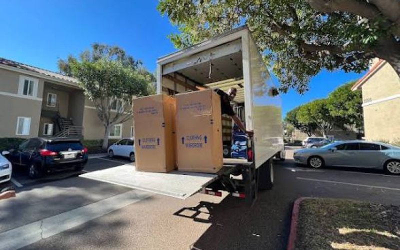 Apex OC Moving