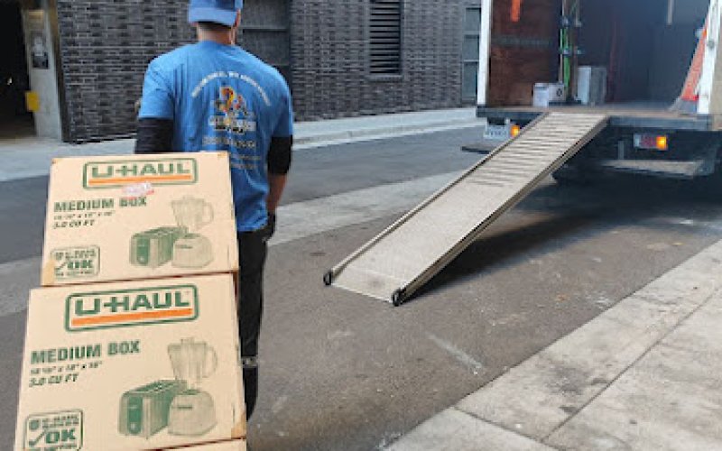 Fat and Skinny Movers Seattle — Moving and storage service in Kirkland