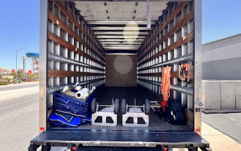 Vegas-Movers