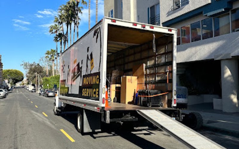 Royal Moving & Storage Los Angeles Local & Long Distance Movers