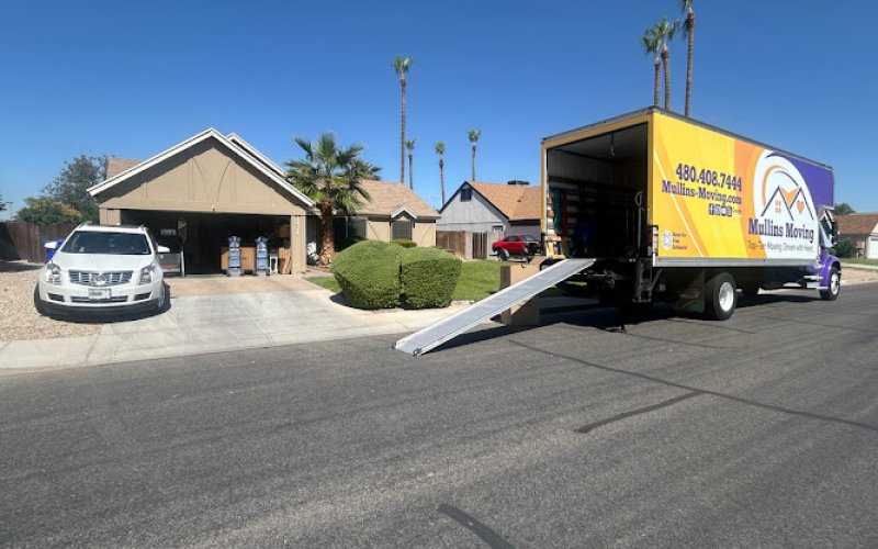 Mullins Moving