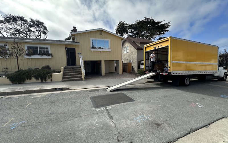 CEO Moving