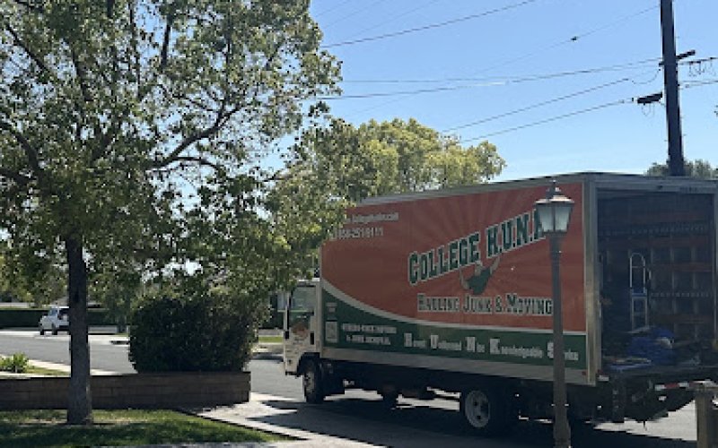 College Hunks Hauling Junk and Moving Thousand Oaks